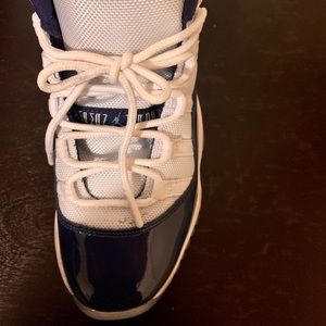 Jordan retro 11 grade school